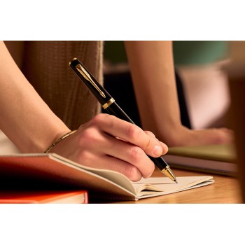 Parker Meridian melnā GT pildspalva ar vāciņu – 2231394