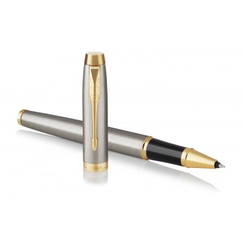 Parker IM Brushed Metal GT Pildspalva komplekts pelēkā kastītē ar lenti un dāvanu maisiņu Parker IM Brushed Metal GT Pildspalva komplekts pelēkā kastītē ar lenti un dāvanu maisiņu