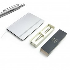 Parker Monochrome XL sidabrinio tušinuko dovanų rinkinys 2122756 su užrašų knygele su graviravimu Parker Monochrome XL sidabrinio tušinuko dovanų rinkinys 2122756 su užrašų knygele su graviravimu